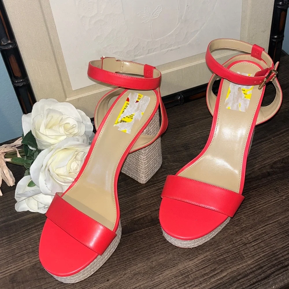 Michael Kors fulfilling tall